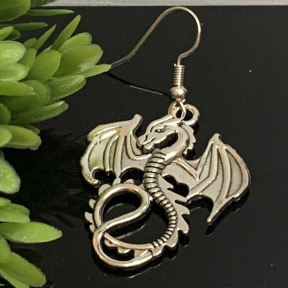 Dragon Earring, Punk Goth Earring, Dragon Jewelry, Gift Idea, Punk Goth Jewelry - Picture 2 of 7